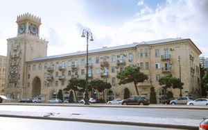 CLOCK TOWER APARTMENT IN BAKU 4*