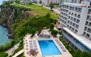 LARA HOTEL 3 *