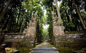 BELVILLA Y RESORT NEAR MONKEY FOREST 4*