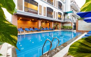 BLANC SMITH HOTEL 4*