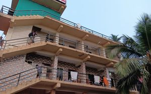 21 COCONUTS INN ARAMBOL