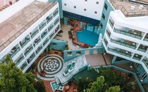 SANTA MARINA UNIQUE HOTEL 4*