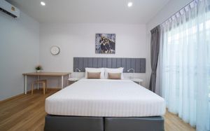 XEN POOL ACCESS & CAFE 4*