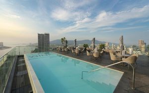 WINK HOTEL DANANG RIVERSIDE - UNSCRIPTED BY HYATT 5*