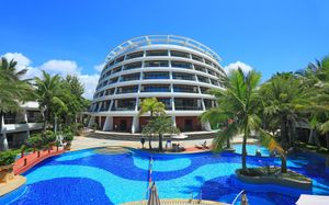 XINJIANG PLAZA HOLIDAY 4*