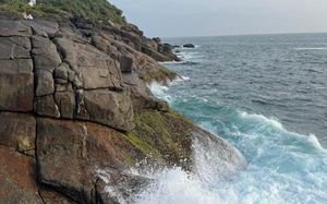 ROCK HILL UNAWATUNA 2*