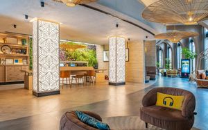 IBIS HOTEL WORLD TRADE CENTRE 2*