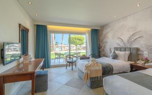 THE THREE CORNERS SEA BEACH RESORT 4*