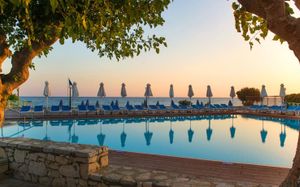 SILVA BEACH HOTEL 4*