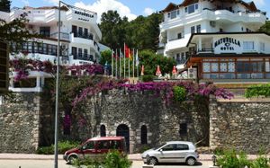 NATURELLA HOTEL & APART 3*