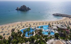 SANDY BEACH HOTEL & RESORT 3*