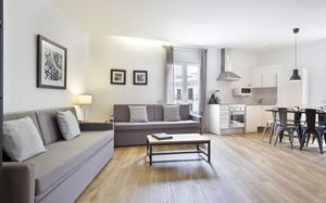 AMISTER APARTMENTS PELAI 4*