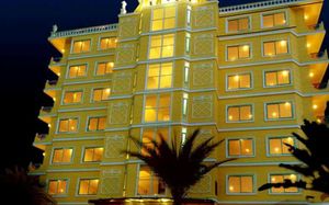 FOUR SEASONS PLACE 3*+