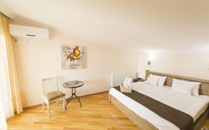 LOG INN BOUTIQUE 3*