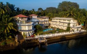 STONE WOOD RIVER FRONT (EX. THE RIVER PALACE) 3*